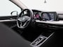 Volkswagen Golf 1.0 eTSI Life | Automaat | Stoel - Stuur Verwarming | Navigatie | Apple CarPlay/ Android Auto | Parkeersensoren | LMV | LED |