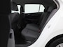 Volkswagen Golf 1.0 eTSI Life | Automaat | Stoel - Stuur Verwarming | Navigatie | Apple CarPlay/ Android Auto | Parkeersensoren | LMV | LED |