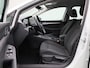 Volkswagen Golf 1.0 eTSI Life | Automaat | Stoel - Stuur Verwarming | Navigatie | Apple CarPlay/ Android Auto | Parkeersensoren | LMV | LED |