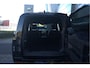 Land Rover Defender 5.0 P525 90 V8 | British Racing Green | Grijs kenteken | Koelvak | Elektrische trekhaak |