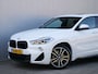 BMW X2 sDrive18i High Executive 141 Pk Automaat Navi / Pano-dak / M-Pakket / 19 inch / Stoelverwarming