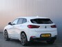 BMW X2 sDrive18i High Executive 141 Pk Automaat Navi / Pano-dak / M-Pakket / 19 inch / Stoelverwarming