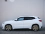 BMW X2 sDrive18i High Executive 141 Pk Automaat Navi / Pano-dak / M-Pakket / 19 inch / Stoelverwarming