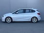 BMW 2-Serie Active Tourer 218i Executive M - Sport / Cruise Control / Stoelverwarming / Trekhaak (1.300KG) / Parkeer Pakket / Navigatie Full Map / Bluetooth /