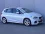 BMW 2-Serie Active Tourer 218i Executive M - Sport / Cruise Control / Stoelverwarming / Trekhaak (1.300KG) / Parkeer Pakket / Navigatie Full Map / Bluetooth /