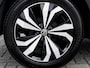 Volkswagen T-Cross 1.0 TSI Life | Origineel NL | Virtual Cockpit | Stoelverwarming | Camera | Black Optic | Adaptieve Cruise Control | Climate Control | Metallic Lak | Bi-Tone Lichtmetalen Velgen | Apple Carplay | Android Auto |