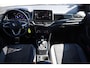 Volkswagen T-Roc 1.5 TSI R-Line Afneembare trekhaak Digital cockpit, R-Line in- en exterieur, achteruitrijcamera, navigatie, spiegel pakket, park assist, light assist, LED plus, adaptieve cruise control (acc), licht & regensensor, climatronic, draadloos Apple Carplay / Android Auto, sport comfort stoelen, ambiente verlichting, 17" 'Valencia' LMV