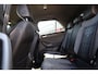 Volkswagen T-Roc 1.5 TSI R-Line Afneembare trekhaak Digital cockpit, R-Line in- en exterieur, achteruitrijcamera, navigatie, spiegel pakket, park assist, light assist, LED plus, adaptieve cruise control (acc), licht & regensensor, climatronic, draadloos Apple Carplay / Android Auto, sport comfort stoelen, ambiente verlichting, 17" 'Valencia' LMV