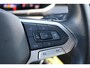 Volkswagen T-Roc 1.5 TSI R-Line Afneembare trekhaak Digital cockpit, R-Line in- en exterieur, achteruitrijcamera, navigatie, spiegel pakket, park assist, light assist, LED plus, adaptieve cruise control (acc), licht & regensensor, climatronic, draadloos Apple Carplay / Android Auto, sport comfort stoelen, ambiente verlichting, 17" 'Valencia' LMV