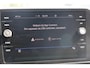 Volkswagen T-Roc 1.5 TSI R-Line Afneembare trekhaak Digital cockpit, R-Line in- en exterieur, achteruitrijcamera, navigatie, spiegel pakket, park assist, light assist, LED plus, adaptieve cruise control (acc), licht & regensensor, climatronic, draadloos Apple Carplay / Android Auto, sport comfort stoelen, ambiente verlichting, 17" 'Valencia' LMV