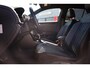 Volkswagen T-Roc 1.5 TSI R-Line Afneembare trekhaak Digital cockpit, R-Line in- en exterieur, achteruitrijcamera, navigatie, spiegel pakket, park assist, light assist, LED plus, adaptieve cruise control (acc), licht & regensensor, climatronic, draadloos Apple Carplay / Android Auto, sport comfort stoelen, ambiente verlichting, 17" 'Valencia' LMV