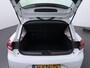 Renault Clio TCe 100 Zen | Navigatie | Parkeersensoren | Lichtmetalen velgen |