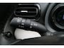 Toyota Yaris 1.5 Hybrid Bi-Tone | Camera | Carplay | Automaat! |