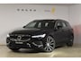 Volvo V60 T6 350PK Automaat Plug-in Hybrid Essential Bright / Navigatie / Adaptive cruise control / Leren bekleding / Achteruitrijcamera / Stuur & Stoelverwarming / Stoelverwarming achter / Trekhaak