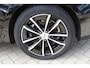 Volvo V60 T6 350PK Automaat Plug-in Hybrid Essential Bright / Navigatie / Adaptive cruise control / Leren bekleding / Achteruitrijcamera / Stuur & Stoelverwarming / Stoelverwarming achter / Trekhaak