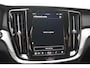 Volvo V60 T6 350PK Automaat Plug-in Hybrid Essential Bright / Navigatie / Adaptive cruise control / Leren bekleding / Achteruitrijcamera / Stuur & Stoelverwarming / Stoelverwarming achter / Trekhaak