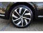 Volkswagen Arteon Shooting Brake 1.4 TSI eHybrid R-Line Business+ | Incl. 12 maanden Garantie | Panorama dak | Elektrisch wegklapbare trekhaak | Stoelverwarming voor + achter | Stuurverwarming | 360* Camera | Dodehoeksensoren | Adaptieve cruise | Keyless entry/start | Elektrisch verstelbare stoelen met memory | Elektrische kofferbakklep | Apple CarPlay/Android Auto | Dodehoeksensoren | Standkachel | Automatisch inparkeren |