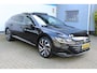 Volkswagen Arteon Shooting Brake 1.4 TSI eHybrid R-Line Business+ | Incl. 12 maanden Garantie | Panorama dak | Elektrisch wegklapbare trekhaak | Stoelverwarming voor + achter | Stuurverwarming | 360* Camera | Dodehoeksensoren | Adaptieve cruise | Keyless entry/start | Elektrisch verstelbare stoelen met memory | Elektrische kofferbakklep | Apple CarPlay/Android Auto | Dodehoeksensoren | Standkachel | Automatisch inparkeren |