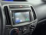 Hyundai i20 1.2i i-DEAL | AIRCO | BLUETOOTH | NAVI | 15'' LM VELGEN | AUX | USB | ELEKTRISCHE RAMEN | CENTRALE DEURVERGRENDELING OP AFSTANDBED. |