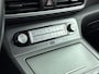 Hyundai Kona Electric EV PREMIUM 64 kWh | 3- FASE | NAVI | CLIMA | ADAPT. CRUISE | CAMERA | HUD | LEDER | STUUR- & STOELVERWARMING | WARMTEPOMP | PRIVACY GLASS | WLTP 481 KM! |