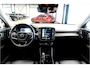 Volvo XC40 1.5 T5 Recharge 193kW/262pk DCT7 Inscription EL.TREKHAAK + BLIS + CAMERA + LEER + NAVI SENSUS + SPORTSTOELEN + CRUISE CONTROL + LANE ASSIST + LENDESTEUN + DAB AUDIO + KEYLESS ENTRY&GO + LED KOPLAMPEN + MISTLAMPEN + PARKSENSOREN + 19" LM-VELGEN!!