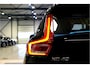 Volvo XC40 1.5 T5 Recharge 193kW/262pk DCT7 Inscription EL.TREKHAAK + BLIS + CAMERA + LEER + NAVI SENSUS + SPORTSTOELEN + CRUISE CONTROL + LANE ASSIST + LENDESTEUN + DAB AUDIO + KEYLESS ENTRY&GO + LED KOPLAMPEN + MISTLAMPEN + PARKSENSOREN + 19" LM-VELGEN!!