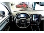 Volvo XC40 1.5 T5 Recharge 193kW/262pk DCT7 Inscription EL.TREKHAAK + BLIS + CAMERA + LEER + NAVI SENSUS + SPORTSTOELEN + CRUISE CONTROL + LANE ASSIST + LENDESTEUN + DAB AUDIO + KEYLESS ENTRY&GO + LED KOPLAMPEN + MISTLAMPEN + PARKSENSOREN + 19" LM-VELGEN!!