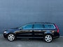 Volvo V70 2.0 T5|XENON|6BAK|NAVI|LEDER|PSENSOR|TREKHAAK|2XSLEUTELS|BOEKJES|TOPONDERHOUDEN