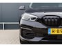 BMW 1-Serie 116i Sportline Automaat | Adaptieve Cruise Control | Live Cockpit | Sportstoelen | Half Leer | Apple Carplay / Android Auto | Parkeersensoren | Sport Line
