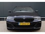 BMW 5-Serie Touring 530e M-Sport LCI | Carbonschwarz | 20 Inch | Laser Light | Live Cockpit Prof. | Leer | Stoelverwarming | Apple Carplay / Android Auto