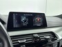 BMW 5-Serie 540i xDRIVE HIGH EXECUTIVE | AUTOMAAT | UNIEK! | FULL OPTIONS | 340 PK! | TREKHAAK ELEKTRISCH UITKLAPBAAR! | OPEN DAK | LEDER | CLIMA | CRUISE | CAMERA | NAVI | VERWARMDE VOORSTOELEN | 19'' LM VELGEN | ELEKTRISCHE ACHTERKLEP |