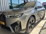 BMW iX xDrive40 High Executive 77 kWh | VOL! | PANORAMADAK | LEDER | HEAD-UP DISPLAY | HARMAN/KARDON | 360 CAMERA | ADAPTIVE CRUISE CONTROL | LMV 21" | CARPLAY/ANDROID | ELKTR. MEMORY STOELEN | NAVI | STOEL/STUURVERWARMING & VERKOELING | ACHTERBANK VERWARMD
