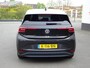 Volkswagen ID.3 First Plus 58 kWh Automatische airco, navigatie, parkeersensoren, achteruitrijcamera, afneembare trekhaak, stoel verwarming, enz.