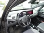 Volkswagen ID.3 First Plus 58 kWh Automatische airco, navigatie, parkeersensoren, achteruitrijcamera, afneembare trekhaak, stoel verwarming, enz.