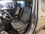 Peugeot e-Rifter L2H1 Rolstoelauto Automaat 3+1 incl. lier (50 kWh - 320 km WLTP)