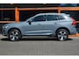 Volvo XC60 T6 Hybride AWD Ultimate Bright LONG RANGE | Luchtvering | Massage | Head-Up Display | Stoelventilatie | Panoramadak |