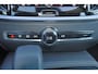 Volvo V60 T6 Recharge AWD Essential Bright - IntelliSafe Assist & Surround - Parkeercamera achter - Verwarmde voorstoelen, stuur & achterbank - Parkeersensoren voor & achter - Inklapbare trekhaak - 18' LMV