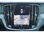Volvo V60 T6 Recharge AWD Essential Bright - IntelliSafe Assist & Surround - Parkeercamera achter - Verwarmde voorstoelen, stuur & achterbank - Parkeersensoren voor & achter - Inklapbare trekhaak - 18' LMV