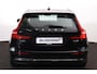 Volvo V60 T6 Recharge AWD Essential Bright - IntelliSafe Assist & Surround - Parkeercamera achter - Verwarmde voorstoelen, stuur & achterbank - Parkeersensoren voor & achter - Inklapbare trekhaak - 18' LMV