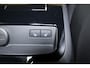 Volvo V60 T6 Recharge AWD Essential Bright - IntelliSafe Assist & Surround - Parkeercamera achter - Verwarmde voorstoelen, stuur & achterbank - Parkeersensoren voor & achter - Inklapbare trekhaak - 18' LMV