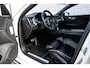 Volvo V60 2.0 T6 Recharge AWD R-Design | Plug-in Hybrid (PHEV) | Navigatie | Apple Carplay | Android Auto | Elektrische Bestuurdersstoel | Keyless Entry | Elektrische Achterklep | Sportstoelen | Stoelverwarming