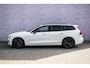 Volvo V60 2.0 T6 Recharge AWD R-Design | Plug-in Hybrid (PHEV) | Navigatie | Apple Carplay | Android Auto | Elektrische Bestuurdersstoel | Keyless Entry | Elektrische Achterklep | Sportstoelen | Stoelverwarming
