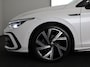 Volkswagen Golf 1.5 eTSI R-Line 150 pk Automaat (DSG) | Navigatie | Panoramadak | Parkeersensoren (Park assist) | Achteruitrijcamera | Stoelverwarming | R-Line |