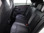 Volkswagen Golf 1.5 eTSI R-Line 150 pk Automaat (DSG) | Navigatie | Panoramadak | Parkeersensoren (Park assist) | Achteruitrijcamera | Stoelverwarming | R-Line |