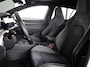 Volkswagen Golf 1.5 eTSI R-Line 150 pk Automaat (DSG) | Navigatie | Panoramadak | Parkeersensoren (Park assist) | Achteruitrijcamera | Stoelverwarming | R-Line |