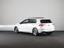Volkswagen Golf 1.5 eTSI R-Line 150 pk Automaat (DSG) | Navigatie | Panoramadak | Parkeersensoren (Park assist) | Achteruitrijcamera | Stoelverwarming | R-Line |