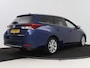 Toyota Auris Touring Sports 1.8 Hybrid Executive I Cruisecontrol I Inklapbare spiegels I Stoelverwarming I Park-assist