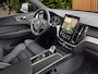 Volvo XC60 2.0 T6 Plug-in hybrid AWD Ultra Black Edition | Luchtvering | HUD | Memory | Pano | Harman/Kardon