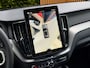 Volvo XC60 2.0 T6 Plug-in hybrid AWD Ultra Black Edition | Luchtvering | HUD | Memory | Pano | Harman/Kardon