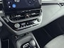 Toyota Corolla Touring Sports Hybrid 140 Dynamic | Apple Carplay / Android Auto | Stoelverwarming | Parkeersensoren voor/achter | Adaptive Cruise | Keyless | Clima | Camera | Full LED | 17 inch